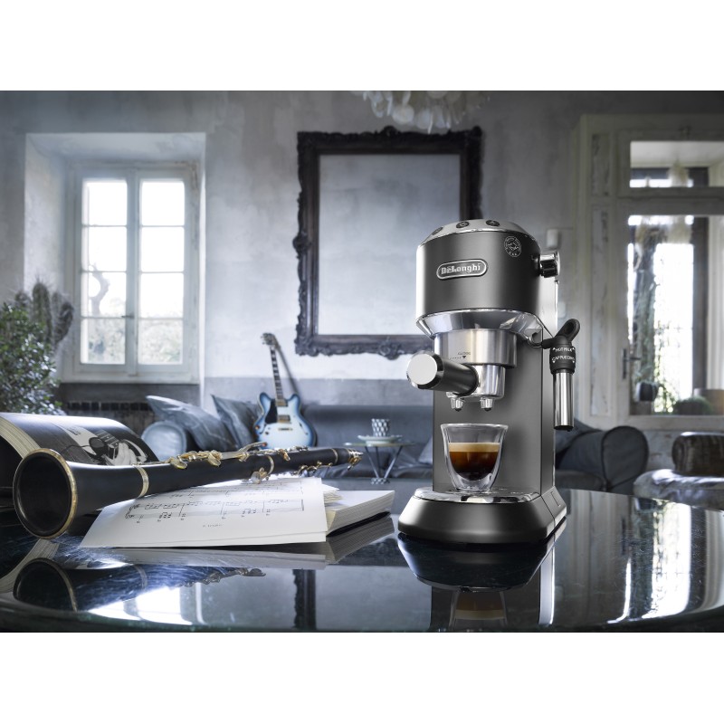 de-longhi-dedica-style-ec-685-bk-semi-automatica-maquina-espresso-1-1-l-6.jpg