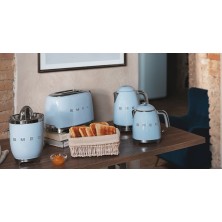 smeg-cjf01pbeu-prensa-de-citricos-electricos-70-w-azul-9.jpg