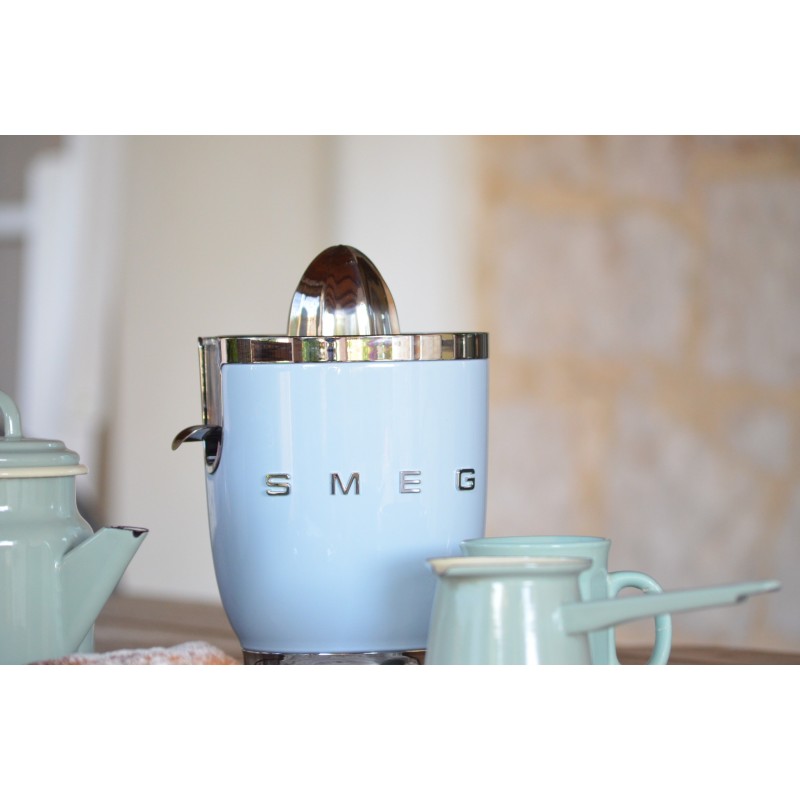 smeg-cjf01pbeu-prensa-de-citricos-electricos-70-w-azul-12.jpg